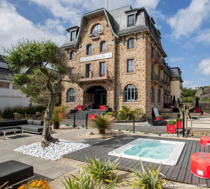 Jacuzzi® — Tiêu chuẩn chất lượng hàng đầu cho trải nghiệm tắm hoàn hảo