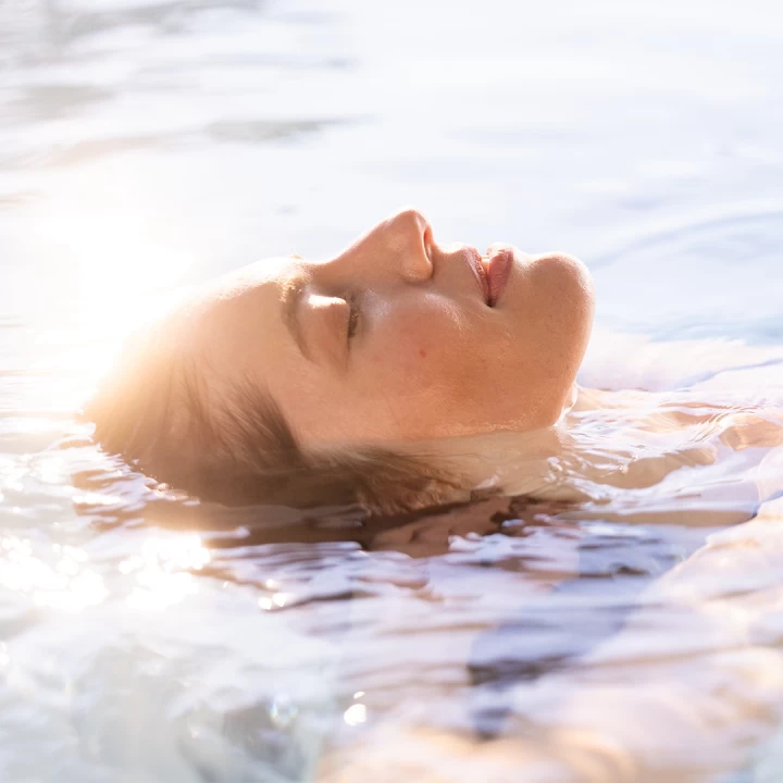 Bước về nguồn an yên - Thủy liệu pháp cho đôi chân cùng Jacuzzi®